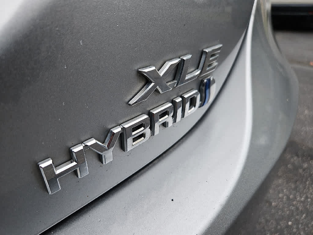2018 Toyota Camry Hybrid XLE