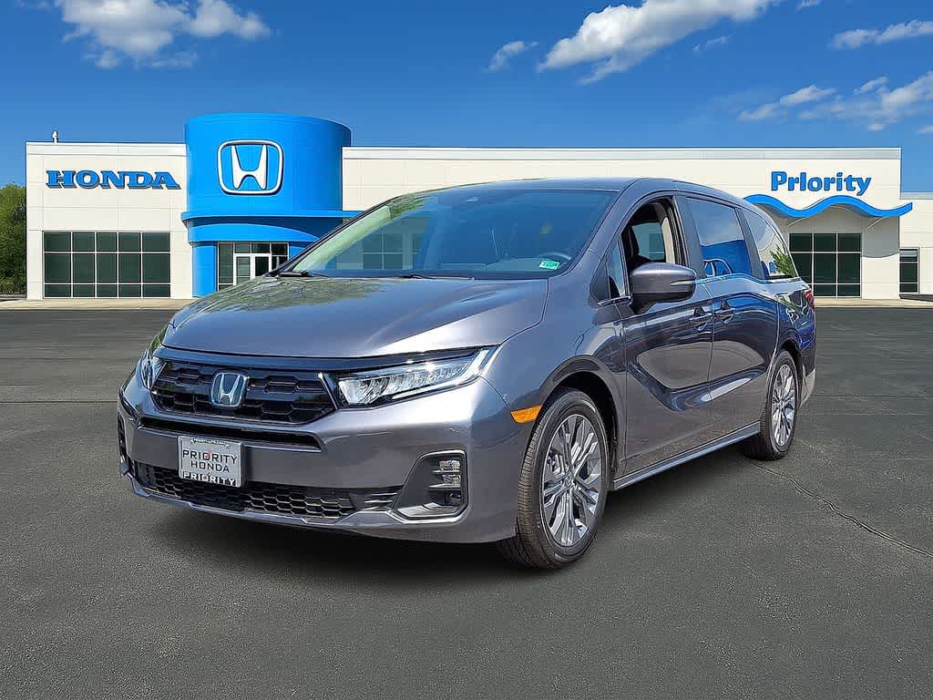 2026 Honda Odyssey Touring's photo