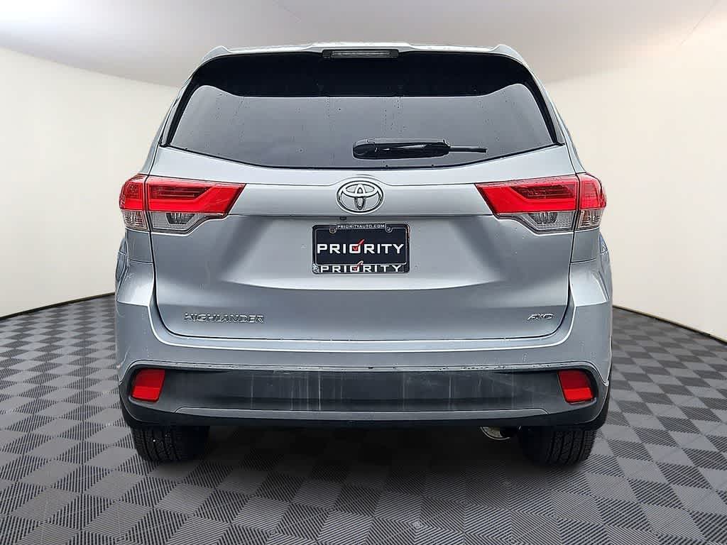 2019 Toyota Highlander LE