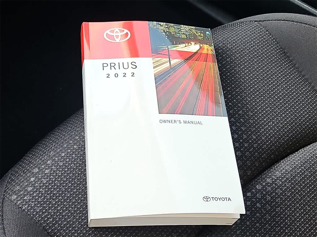 2022 Toyota Prius LE