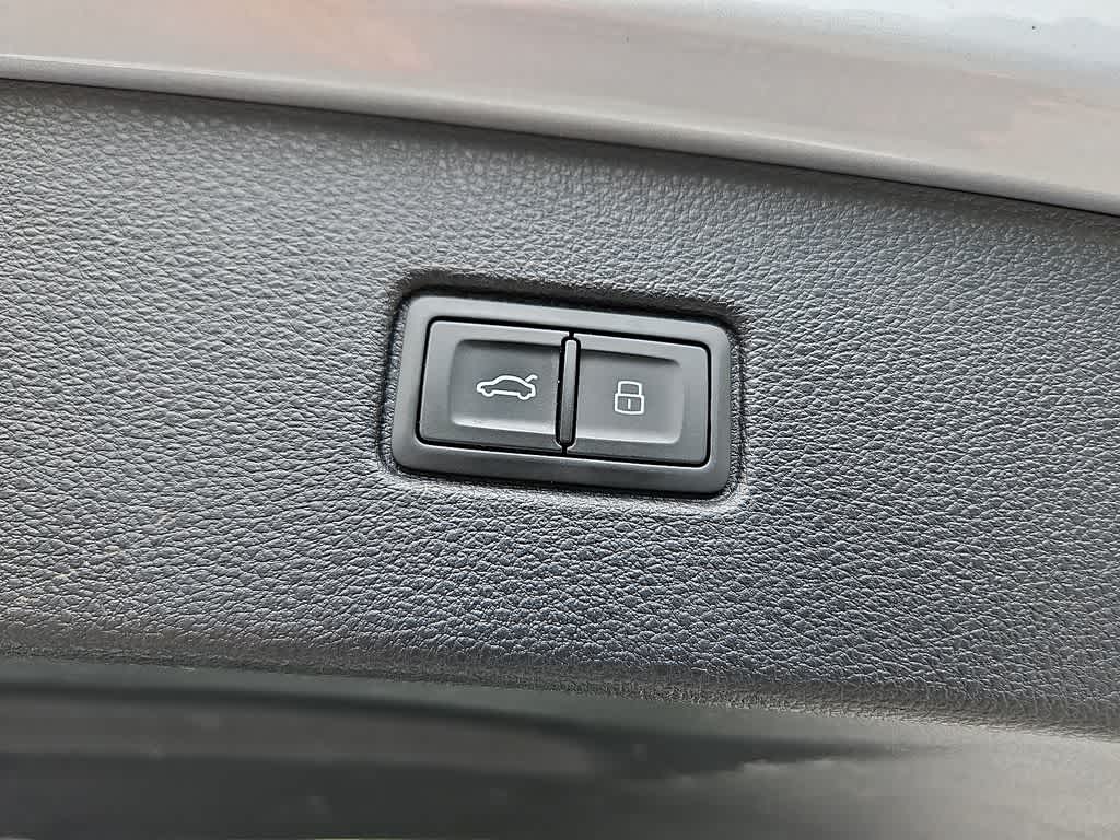 2021 Audi Q7 Premium Plus