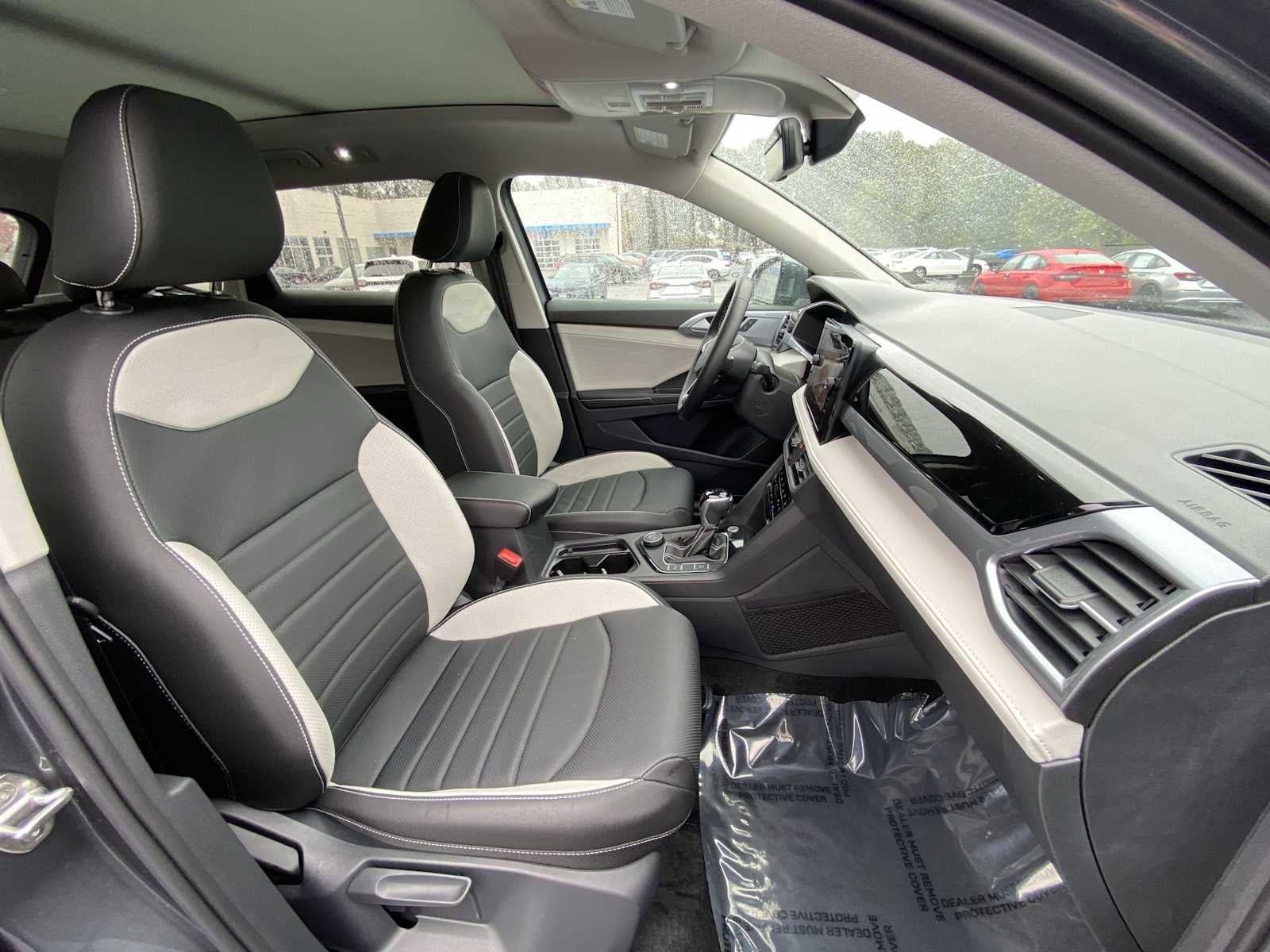 2025 Volkswagen Taos SEL