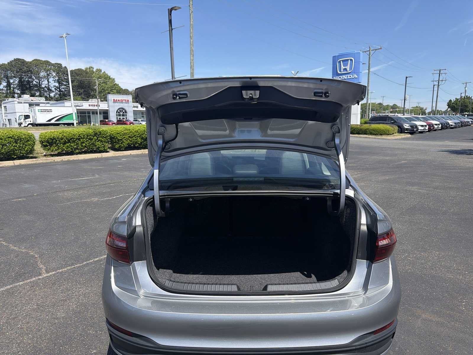 2025 Volkswagen Jetta SE