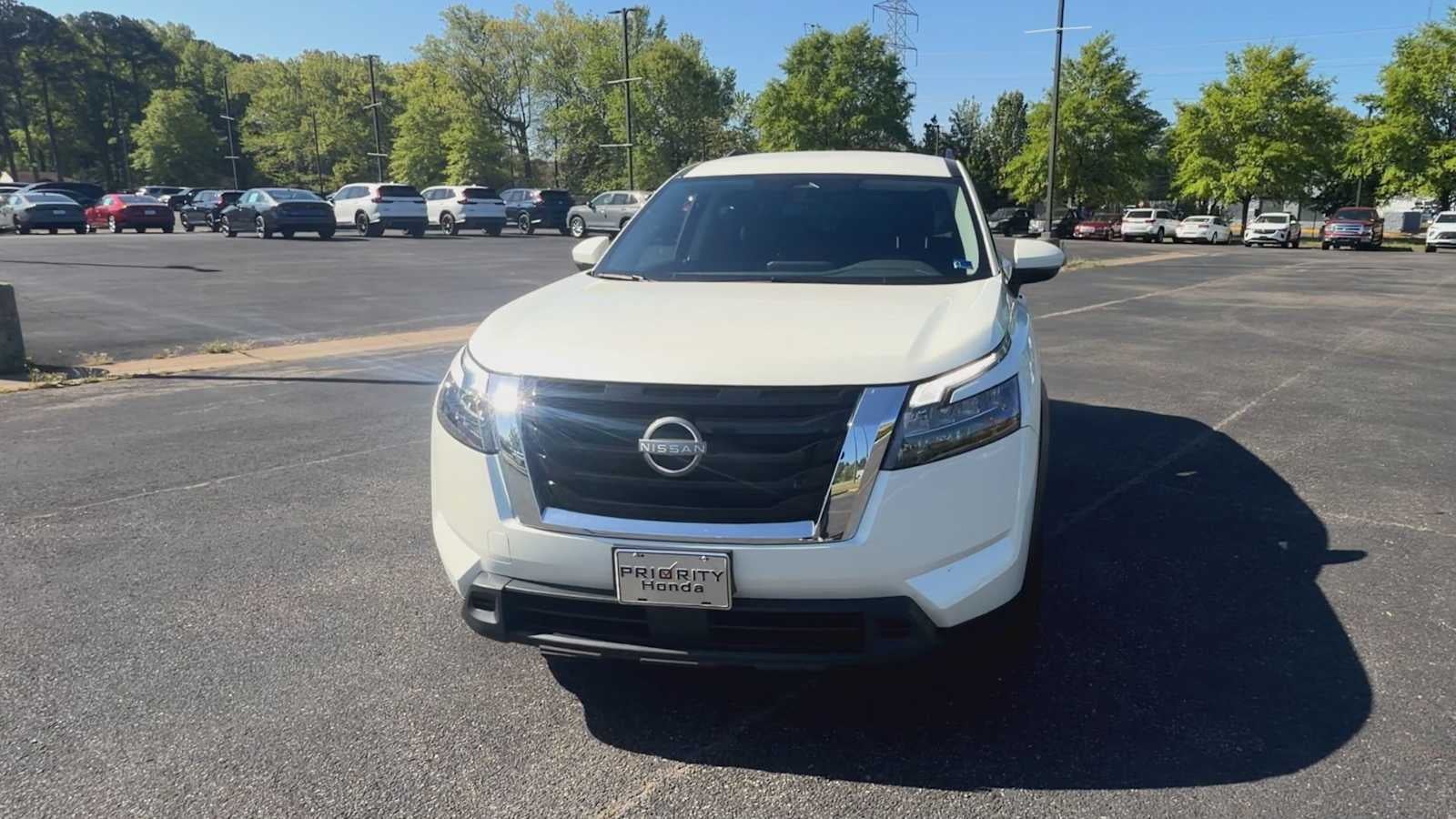 2024 Nissan Pathfinder SV