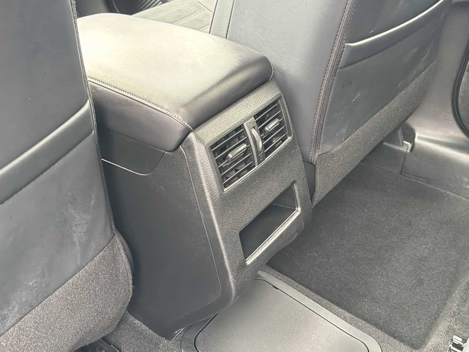 2024 Mitsubishi Outlander Plug-In Hybrid SE