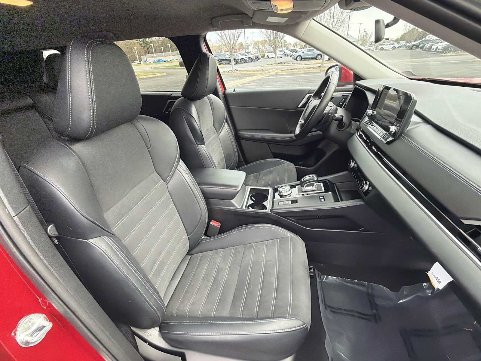 2024 Mitsubishi Outlander Plug-In Hybrid SE