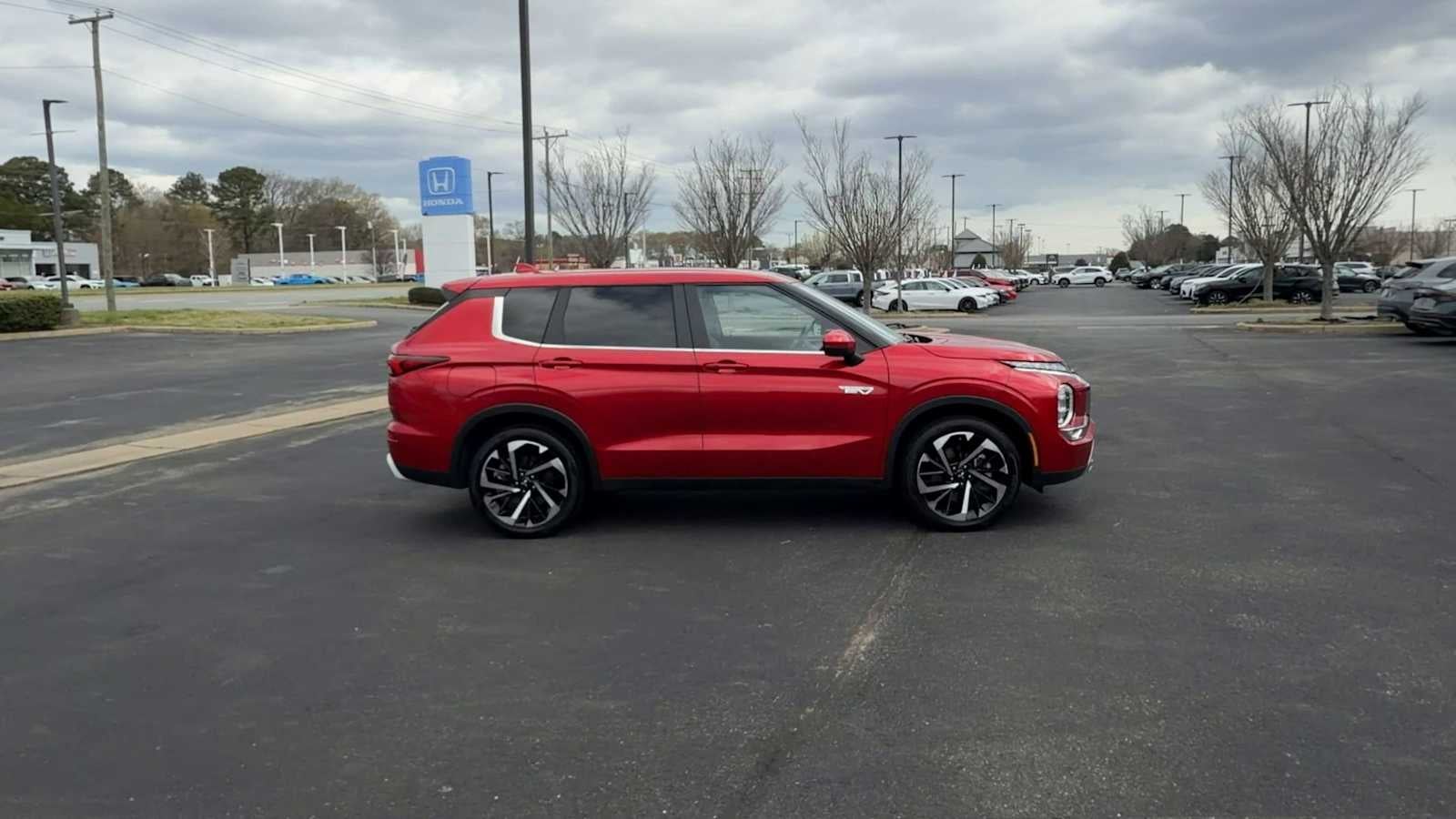 2024 Mitsubishi Outlander Plug-In Hybrid SE