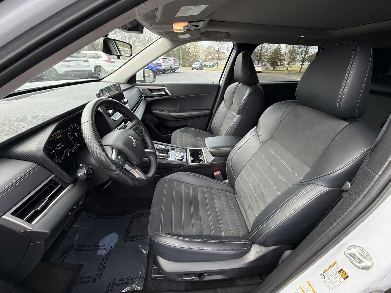 2024 Mitsubishi Outlander Plug-In Hybrid SE