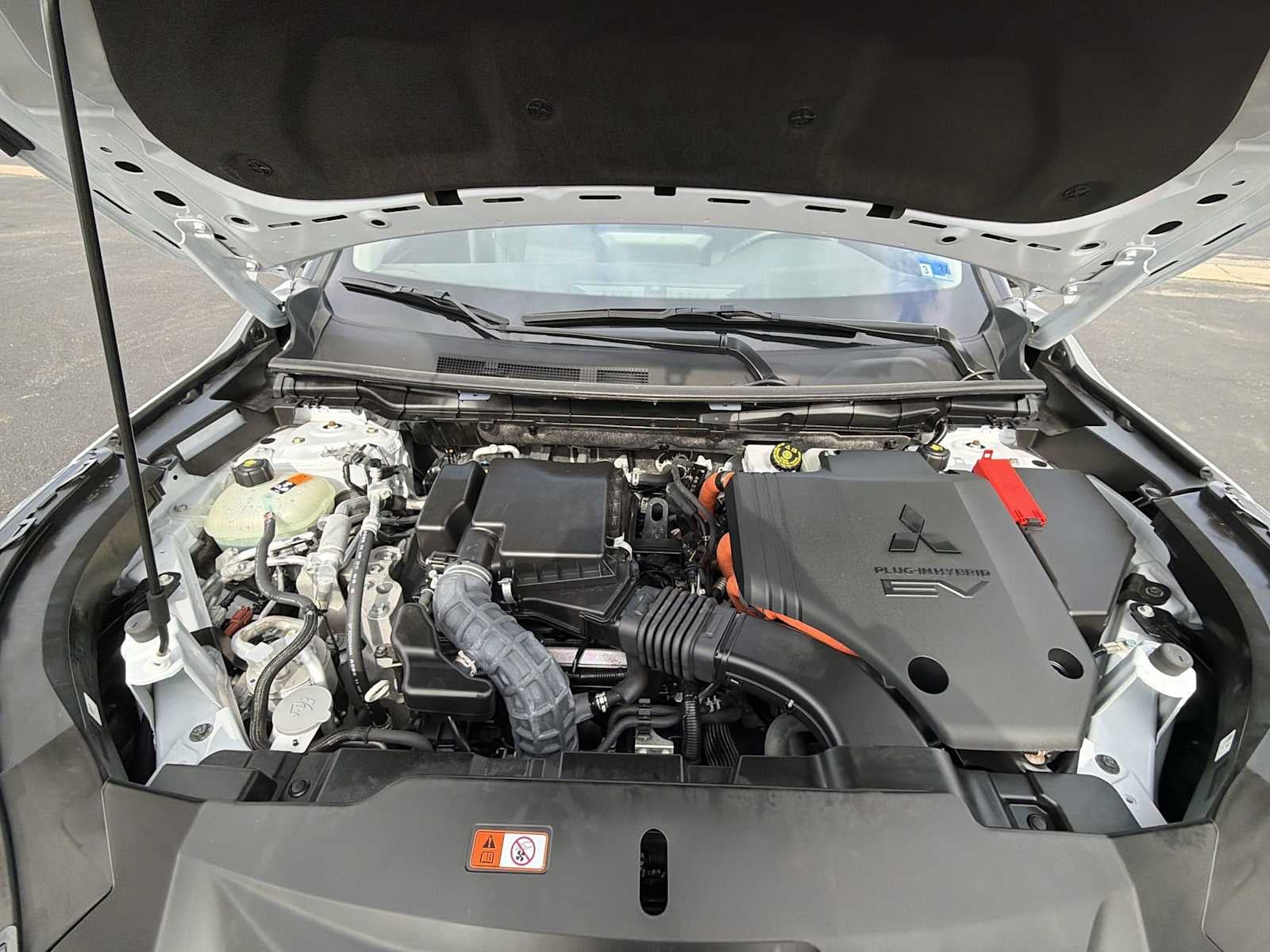 2024 Mitsubishi Outlander Plug-In Hybrid SE