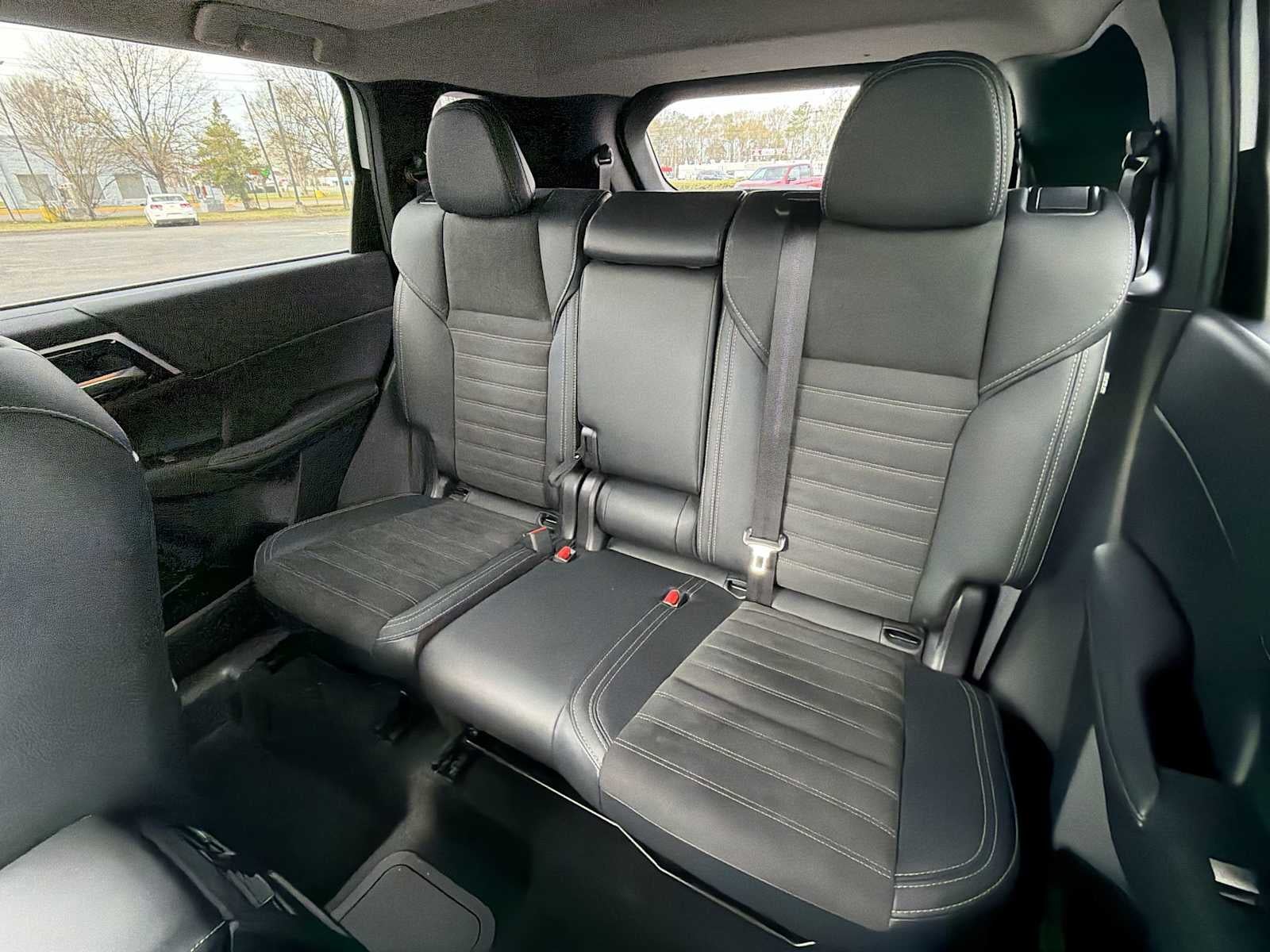 2024 Mitsubishi Outlander Plug-In Hybrid SE