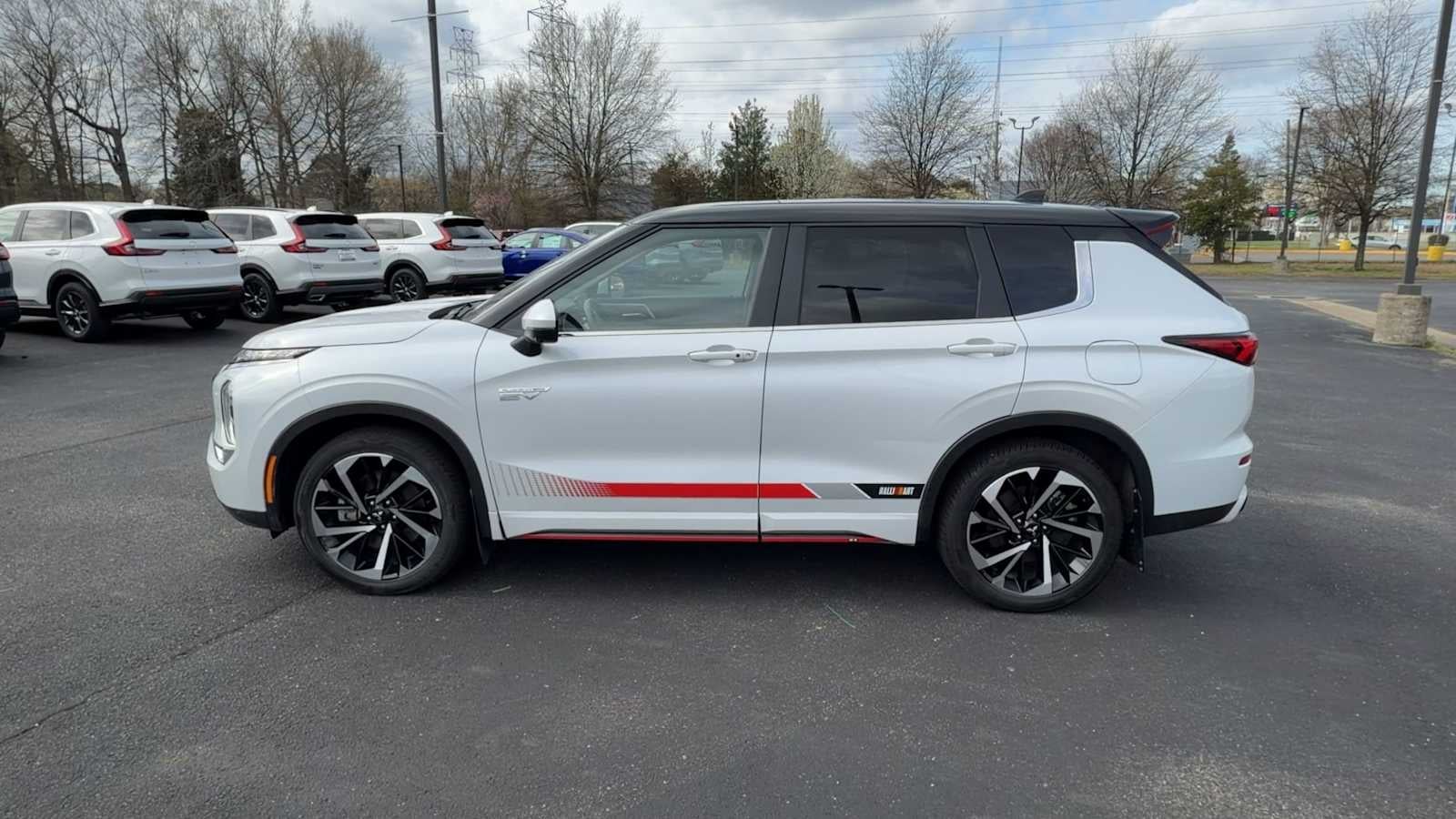 2024 Mitsubishi Outlander Plug-In Hybrid SE