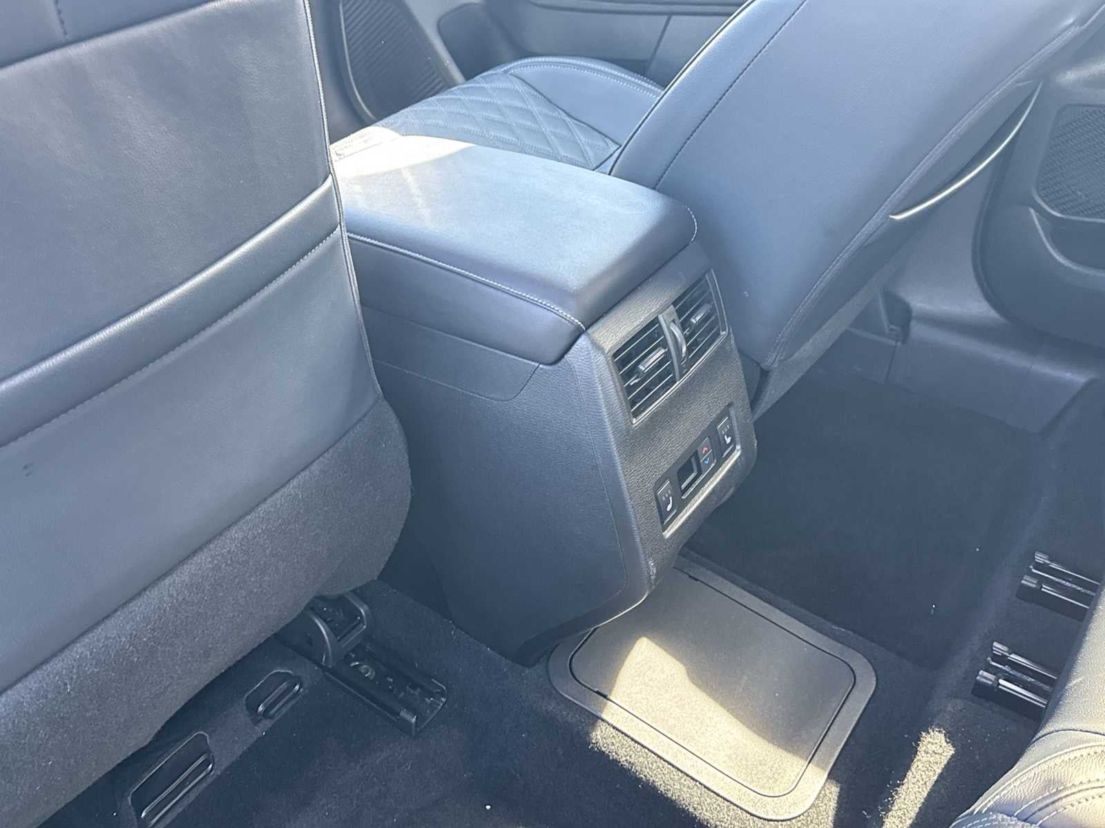 2024 Mitsubishi Outlander Plug-In Hybrid SEL